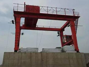 水電站移動式啟閉機(jī)