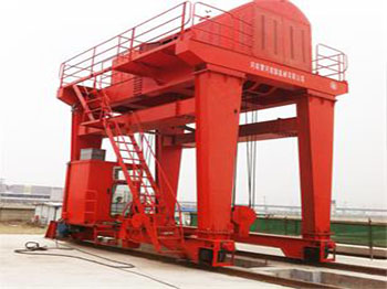 水電站壩頂門機